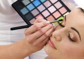 8 правил макияжа для сохранения молодости